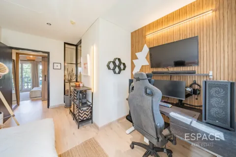 Adosado en Jumeirah Village Circle, Dubai, 2 dormitorios, 152 m², № 61693 - foto 9