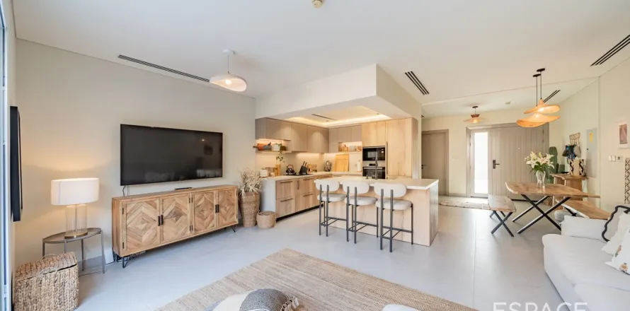 Adosado en Jumeirah Village Circle, Dubai, 2 dormitorios, 152 m², № 61693
