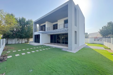 Villa in Dubai Hills Estate, Dubai 5 bedrooms, 348.39 sq.m. № 136536