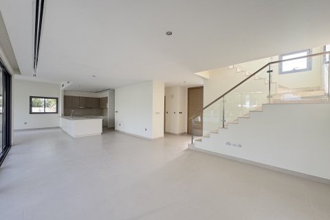 Villa in Dubai Hills Estate, Dubai 5 bedrooms, 348.39 sq.m. № 136536 - photo 2