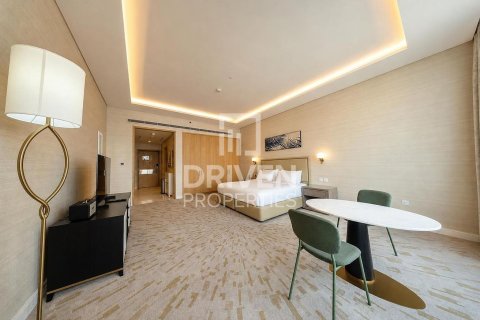 Apartment in The Palm Tower, Palm Jumeirah, Dubai studio, 55.83 sq.m. № 137197 - photo 3