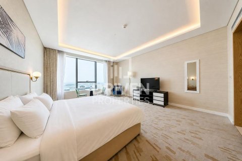 Apartment in The Palm Tower, Palm Jumeirah, Dubai studio, 55.83 sq.m. № 137197 - photo 4