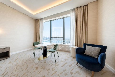 Apartment in The Palm Tower, Palm Jumeirah, Dubai studio, 55.83 sq.m. № 137197 - photo 8