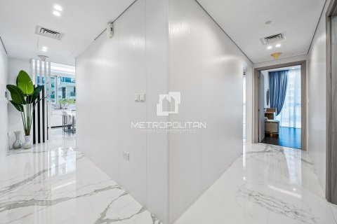 Apartment in Al Kifaf, Dubai 2 bedrooms, 140 sq.m. № 73326 - photo 4