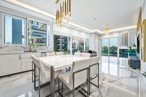 Apartment in Al Kifaf, Dubai 2 bedrooms, 140 sq.m. № 73326 - photo 5