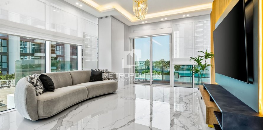 Apartamento en Al Kifaf, Dubai, 2 dormitorios, 140 m², № 73326