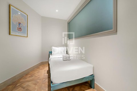 Apartment in Downtown Dubai (Downtown Burj Dubai), Dubai 2 bedrooms, 140 sq.m. № 135409 - photo 13