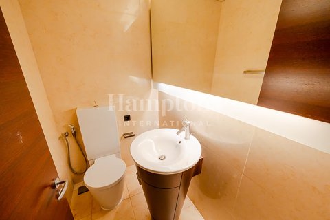 Снять в аренду квартиру в Бурдж-Халифе, Дубай: 2 спальни, 191.00856800м², № 63660 - фото 7