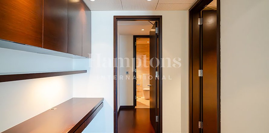 Квартира в Бурдж-Халифе, Дубай, 2 спальни, 191.009м², № 63660