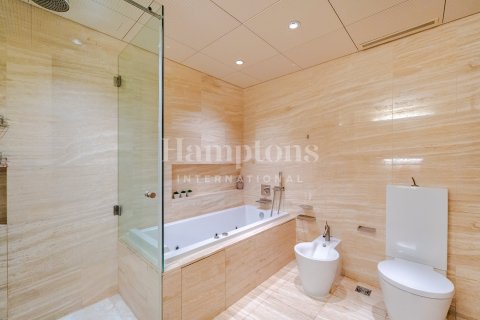 Снять в аренду квартиру в Бурдж-Халифе, Дубай: 1 спальня, 76.73787800м², № 63661 - фото 6