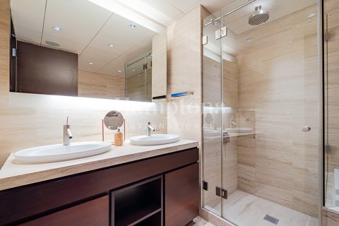 Apartment in Burj Khalifa, Dubai 1 bedroom, 76.73787800 sq.m. № 63662 - photo 6