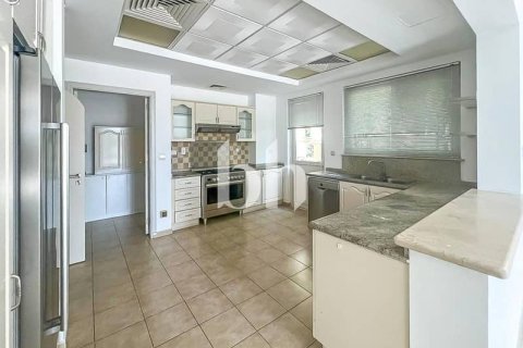 Villa in Dubai Sports City, Dubai 5 bedrooms, 640 sq.m. № 58678 - photo 7