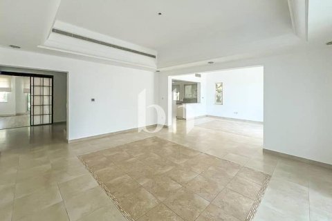Villa in Dubai Sports City, Dubai 5 bedrooms, 640 sq.m. № 58678 - photo 9