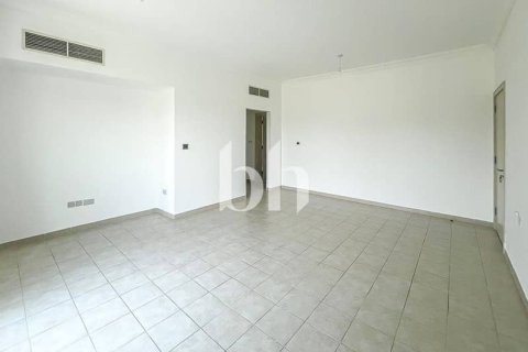 Villa in Dubai Sports City, Dubai 5 bedrooms, 640 sq.m. № 58678 - photo 12