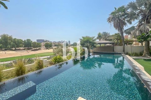 Villa in Dubai Sports City, Dubai 5 bedrooms, 640 sq.m. № 58678 - photo 1