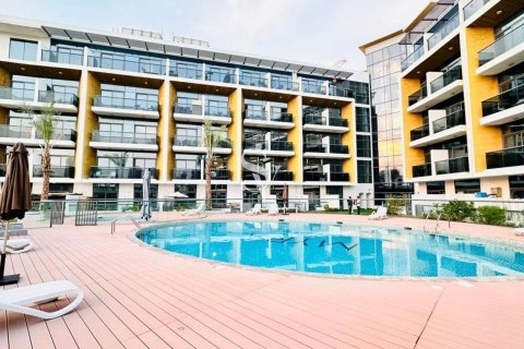 Appartement à CRYSTAL RESIDENCE à Jumeirah Village Circle, Dubai, 2 chambres, 88 m², № 103149 - photo 2