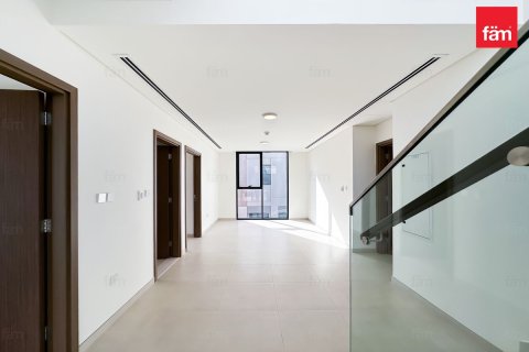 Villa en Dubai, 4 dormitorios, 510.9 m², № 91985 - foto 9