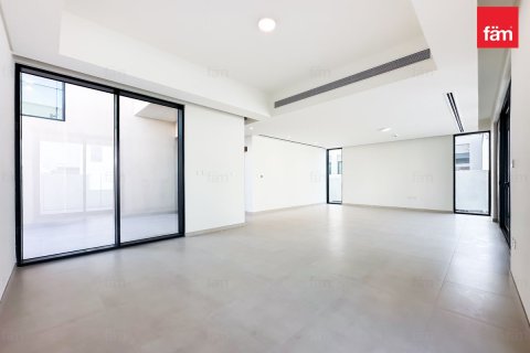 Villa en Dubai, 4 dormitorios, 510.9 m², № 91985 - foto 2