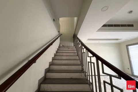 Villa in Al Furjan, Dubai 4 bedrooms, 220.9 sq.m. № 91996 - photo 5