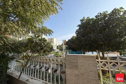 Villa in Al Furjan, Dubai 4 bedrooms, 220.9 sq.m. № 91996 - photo 11