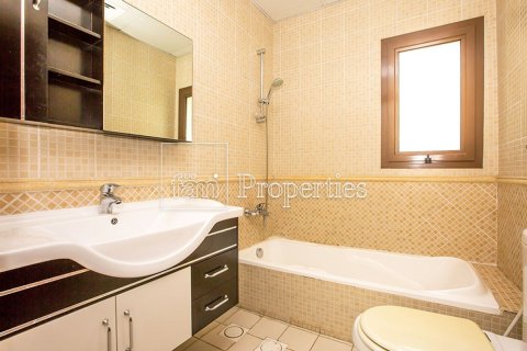 Снять в аренду таунхаус в Wadi Al Safa 2, Дубай: 3 спальни, 206.1м², № 91982 - фото 10