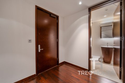 Apartment in Burj Khalifa, Dubai 3 bedrooms, 247 sq.m. № 14076 - photo 14