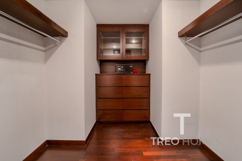 Apartment in Burj Khalifa, Dubai 3 bedrooms, 247 sq.m. № 14076 - photo 8
