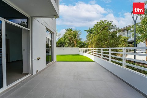 Снять в аренду таунхаус в Дубае: 3 спальни, 342.7м², № 90486 - фото 2