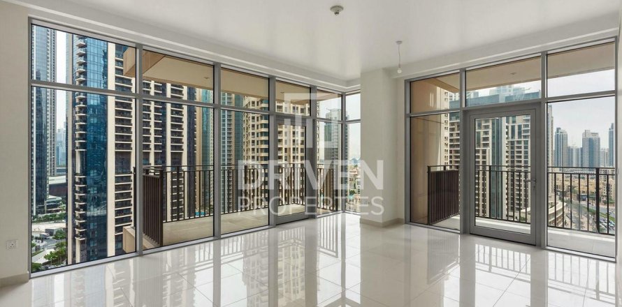 Apartment in BLVD Crescent, Downtown Dubai (Downtown Burj Dubai), Dubai 2 bedrooms, 155.24 sq.m. № 129000