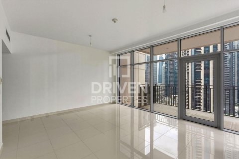 Apartment in BLVD Crescent, Downtown Dubai (Downtown Burj Dubai), Dubai 2 bedrooms, 155.24 sq.m. № 129000 - photo 3