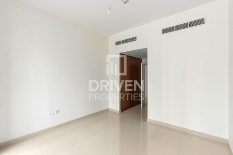 Apartment in BLVD Crescent, Downtown Dubai (Downtown Burj Dubai), Dubai 2 bedrooms, 155.24 sq.m. № 129000 - photo 8
