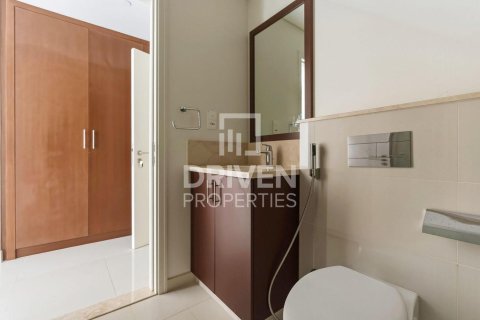 Apartment in BLVD Crescent, Downtown Dubai (Downtown Burj Dubai), Dubai 2 bedrooms, 155.24 sq.m. № 129000 - photo 18