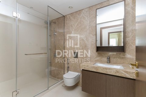 Apartamento en EMAAR Beachfront, Dubai Harbour, Dubai, 1 dormitorio, 71.81 m², № 129402 - foto 2