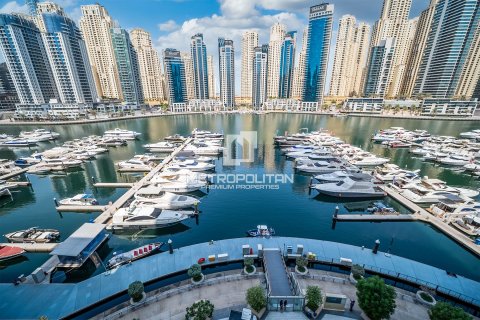 Apartment in Vida Residences Dubai Marina, Dubai Marina, Dubai 2 bedrooms, 239 sq.m. № 73291 - photo 1
