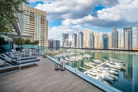 Apartment in Vida Residences Dubai Marina, Dubai Marina, Dubai 2 bedrooms, 239 sq.m. № 73291 - photo 12