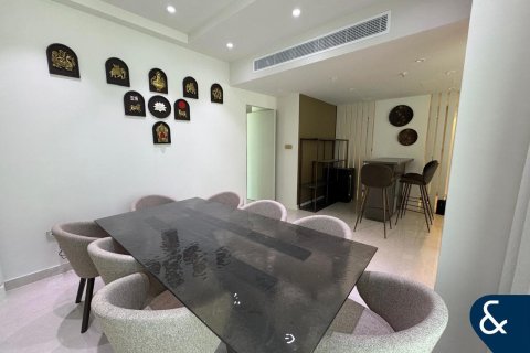 Apartment in Downtown Dubai (Downtown Burj Dubai), Dubai 3 bedrooms, 221 sq.m. № 76569 - photo 6