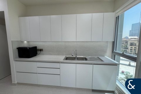 Apartment in Downtown Dubai (Downtown Burj Dubai), Dubai 3 bedrooms, 221 sq.m. № 76569 - photo 9