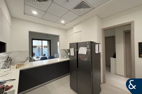 Townhouse in Victory Heights, Dubai Sports City, Dubai 4 bedrooms, 343 sq.m. № 76592 - photo 7