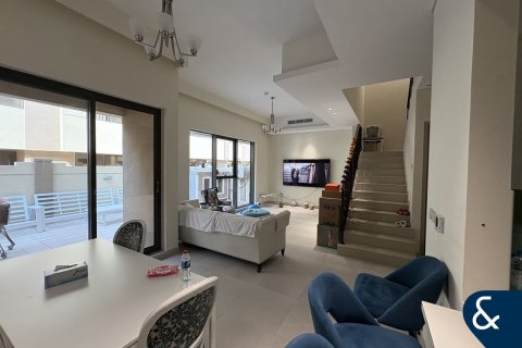 Townhouse in Victory Heights, Dubai Sports City, Dubai 4 bedrooms, 343 sq.m. № 76592 - photo 5
