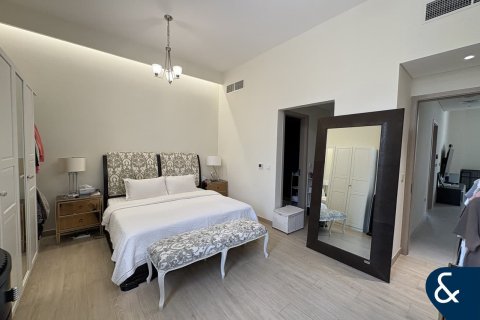 Townhouse in Victory Heights, Dubai Sports City, Dubai 4 bedrooms, 343 sq.m. № 76592 - photo 2