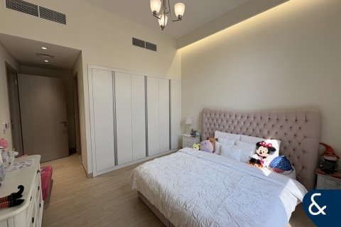 Townhouse in Victory Heights, Dubai Sports City, Dubai 4 bedrooms, 343 sq.m. № 76592 - photo 11