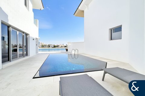 Villa in Garden Homes, Palm Jumeirah, Dubai 4 bedrooms, 511 sq.m. № 76571 - photo 15