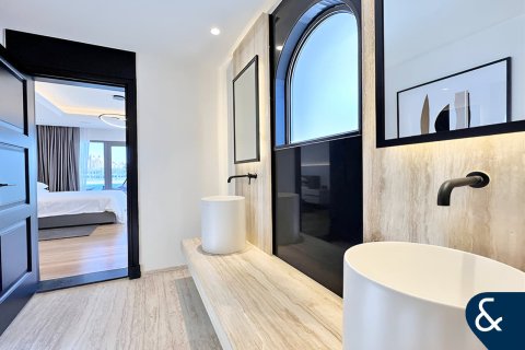 Villa in Garden Homes, Palm Jumeirah, Dubai 4 bedrooms, 511 sq.m. № 76571 - photo 8