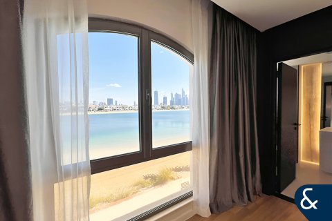 Villa in Garden Homes, Palm Jumeirah, Dubai 4 bedrooms, 511 sq.m. № 76571 - photo 2