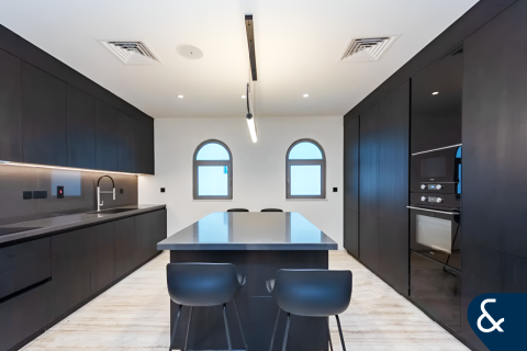 Villa in Garden Homes, Palm Jumeirah, Dubai 4 bedrooms, 511 sq.m. № 76571 - photo 20