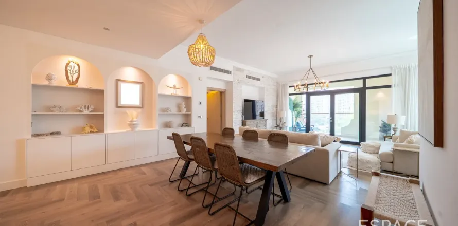 Квартира в Пальме Джумейре, Дубай, 3 спальни, 206м², № 61655