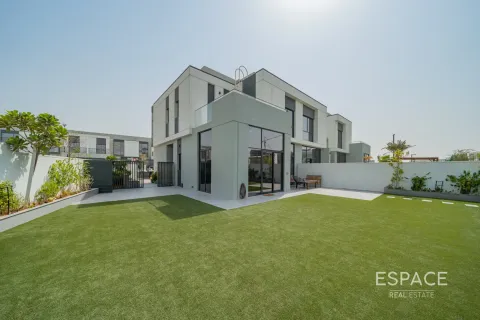 Townhouse in Al Furjan, Dubai 4 bedrooms, 269 sq.m. № 61659 - photo 1