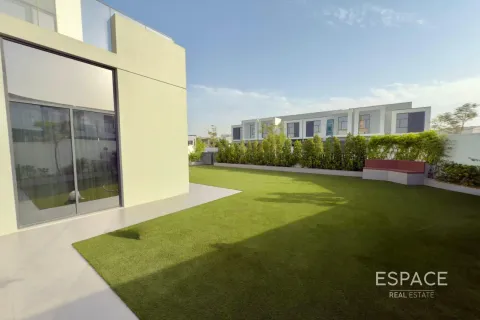 Townhouse in Al Furjan, Dubai 4 bedrooms, 269 sq.m. № 61659 - photo 2