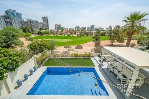 Купить виллу в Victory Heights, Dubai Sports City, Дубай: 5 спален, 446м², № 61658 - фото 2