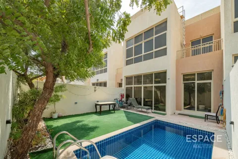 Townhouse in Al Furjan, Dubai 4 bedrooms, 243 sq.m. № 61660 - photo 1